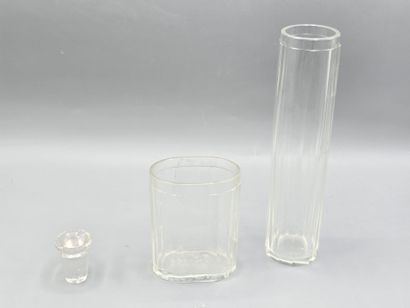 White crystal lot: 2 decanters and various...