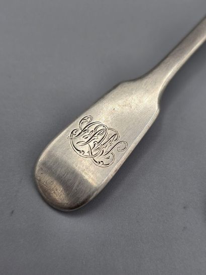 ANGLETERRE
Suite de deux louchettes en argent...