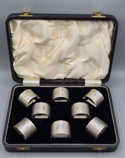 VINERS LTD 
Suite de 8 ronds de serviette...