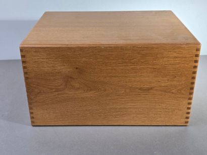 Natural wood 4-drawer chest.
H:23 cm, width:...