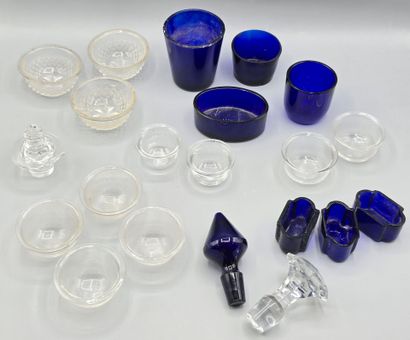 Set of 18 crystal oiler interiors: 8 blue...