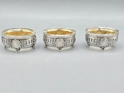 Trio de salières de style Louis XVI en argent...