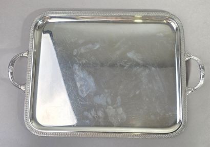 NOÉ

Rectangular silver-plated tray, edged...