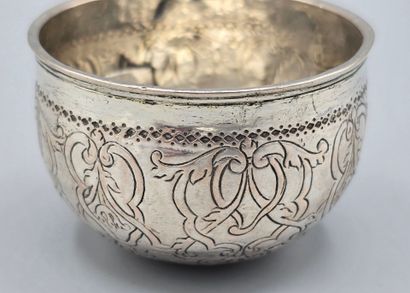 DANEMARK
Petite coupe en argent de forme...