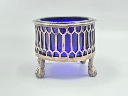 PARIS, 1784-1789(?)
Saleron de forme oblongue...