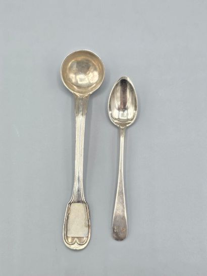 PARIS 1809-1818.
Lot en argent comprenant:
-...