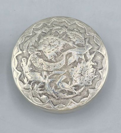 CHINE ou INDOCHINE
Boite circulaire en argent....