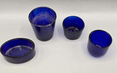 Set of 18 crystal oiler interiors: 8 blue...