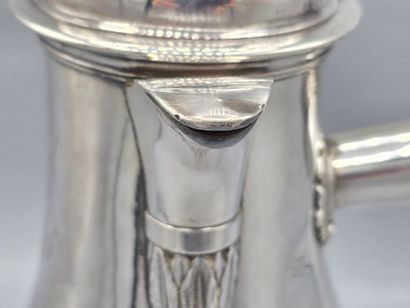 TOULON 1751
Rare grande chocolatière en argent...