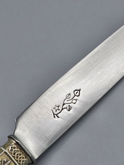 ODIOT et HENIN
Service de 5 couteaux à entremets/...