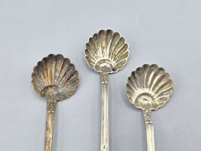 PARIS 1836-1838
Suite de trois pelles à sel...