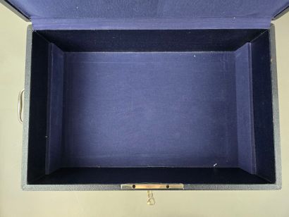 Household chest (functional lock), with side...