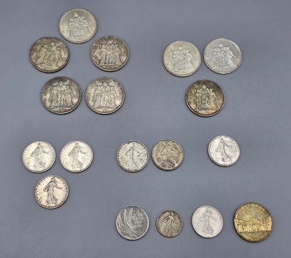 FRANCE. 
Lot de pièces en argent dont:
-...