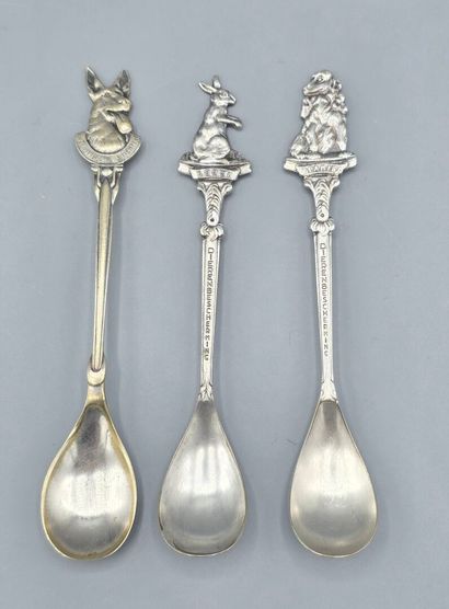 Set of 3 silver-plated metal spoons.
Spatulas...