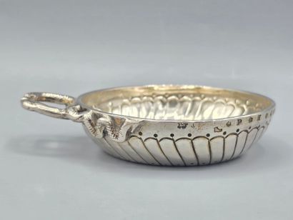 PARIS 1732-1738
Tastevin en argent de forme...