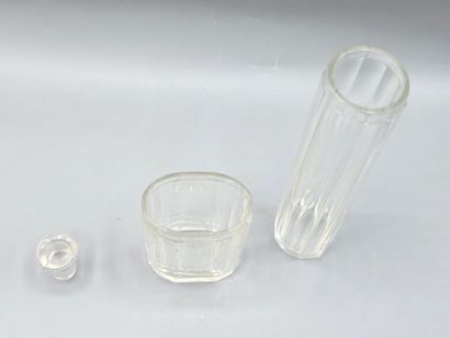 White crystal lot: 2 decanters and various...