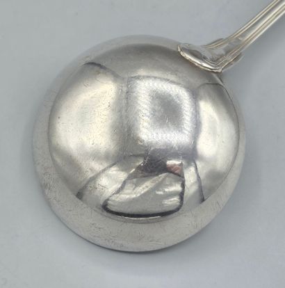 Large filets-style silver-plated ladle.
Length:...