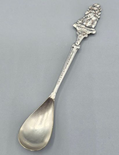 Set of 3 silver-plated metal spoons.
Spatulas...