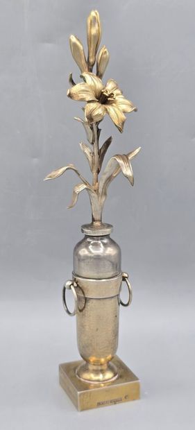 FROMENT-MEURICE 
Vase en forme d'amphore...