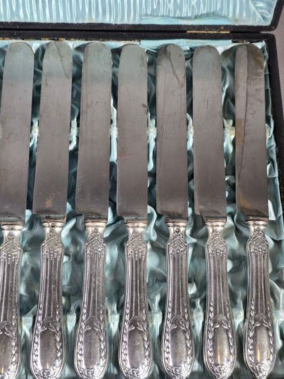Autriche-Hongrie

Double service de couteaux...