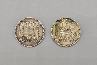 FRANCE. 
Lot de 2 pièces en argent de 10...