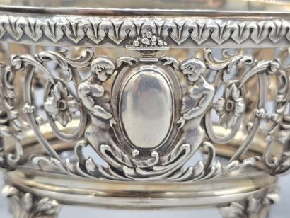 Sucrier et couvercle en argent, à décor ajouré...