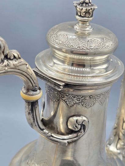 GAVARD (?)
Verseuse/cafetière en argent de...