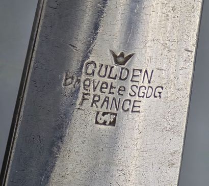 GULDEN Alsace
Metal serving tongs in the...