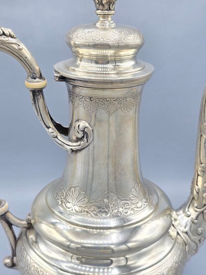 GAVARD (?)
Verseuse/cafetière en argent de...