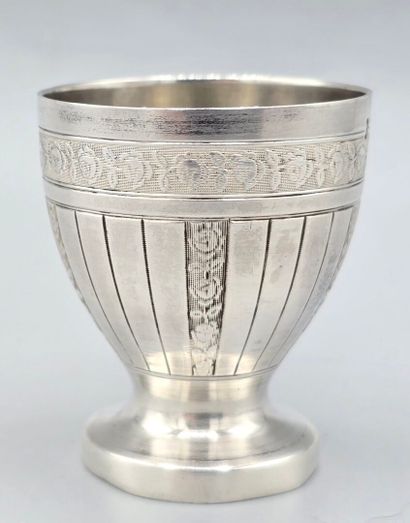 Ernest PROST.

Coquetier en argent.
Frises...