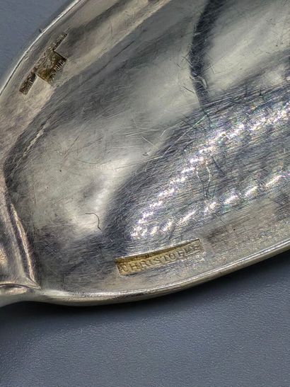 CHRISTOFLE
Pair of salt scoops and an egg...