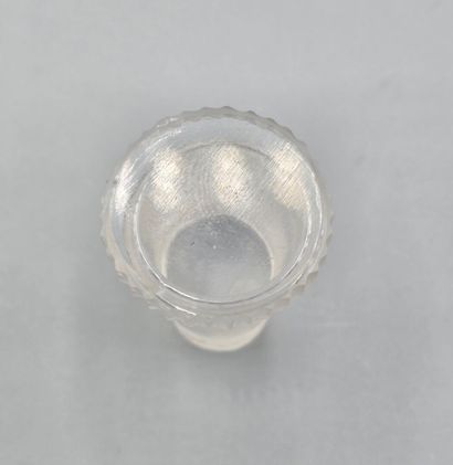 Ernest Petit.

Grand flacon à parfum en cristal...