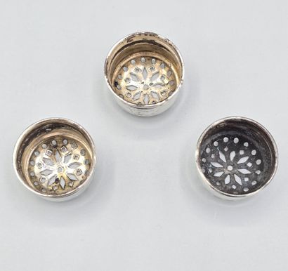TETARD Frères 
Trio de salières en cristal,...