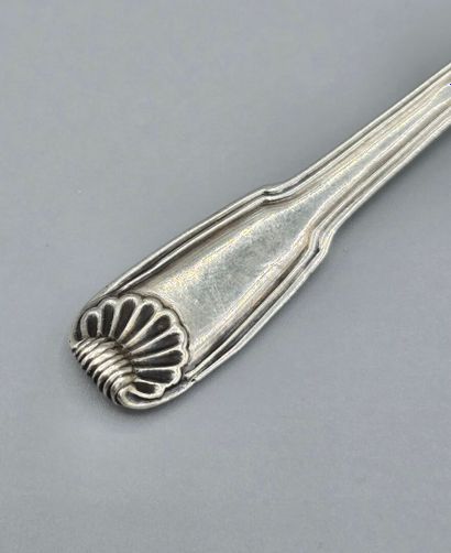 PARIS 1756-1762. 
Pelle à sel en argent,...