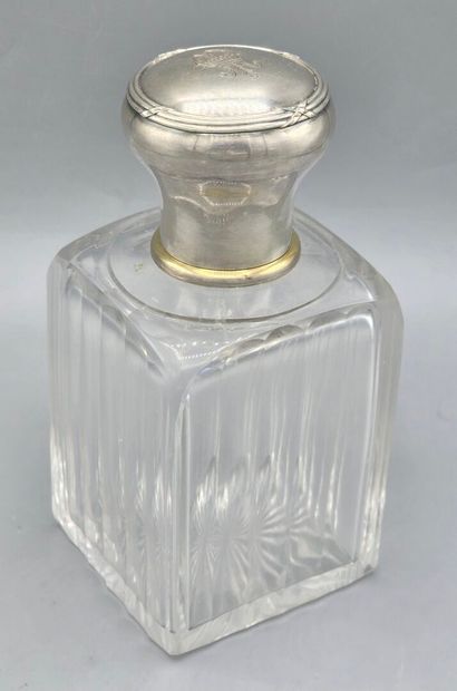 Ernest Petit.

Grand flacon à parfum en cristal...