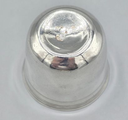 BRAY / MEAUX, XVIIIe siècle

Gobelet / curon...