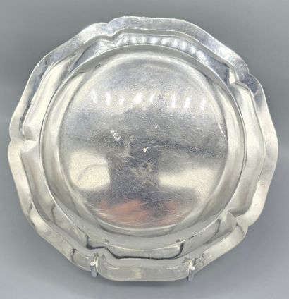PARIS 1776
Plat rond / Assiette en argent...
