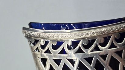 PARIS 1798-1809
Salière en argent d'époque...