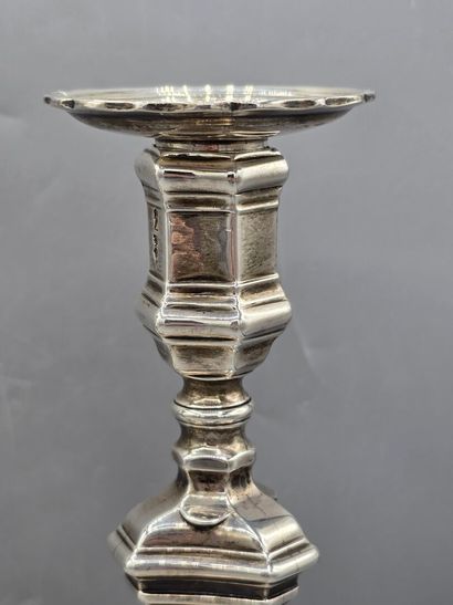 LILLE (vers 1774-1778)
Paire de flambeaux...