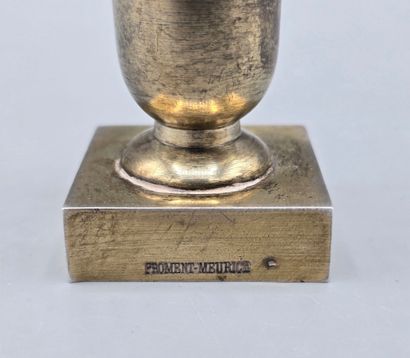 FROMENT-MEURICE 
Vase en forme d'amphore...