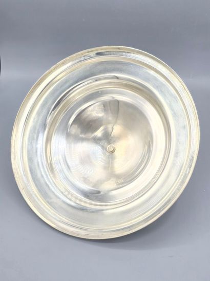 Silver-plated covered tureen with flat bottom....