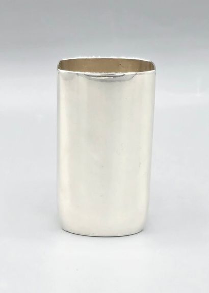 FABERGE style de
Petite coupe/ pot de table...