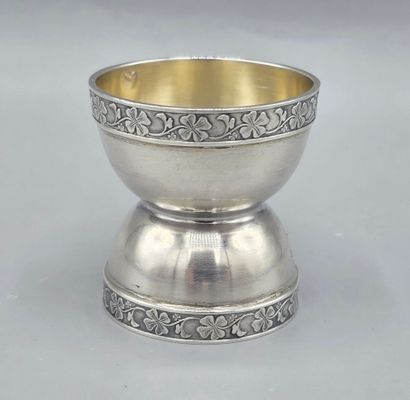 Coquetier en argent ART NOUVEAU bordé de...