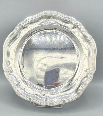 PARIS 1756
Plat rond / assiette en argent...