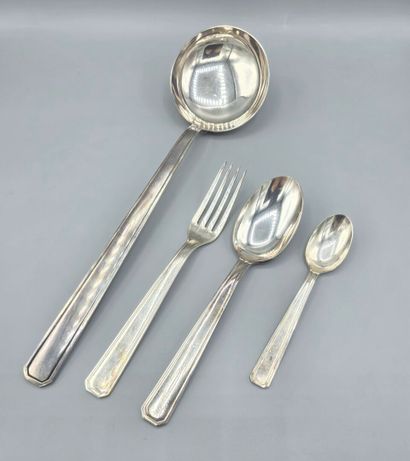 Art Deco style silver-plated cutlery set.
Includes...