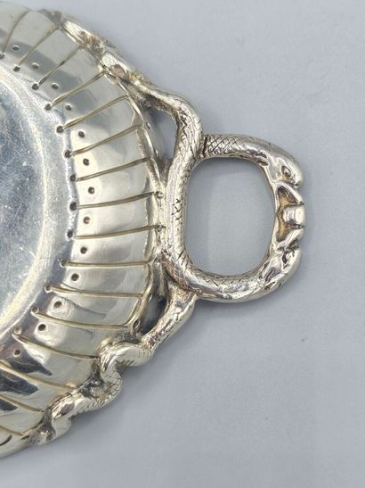 PARIS 1732-1738
Tastevin en argent de forme...