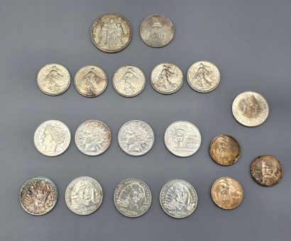 FRANCE.
Lot de pièces en argent dont:
- 1...