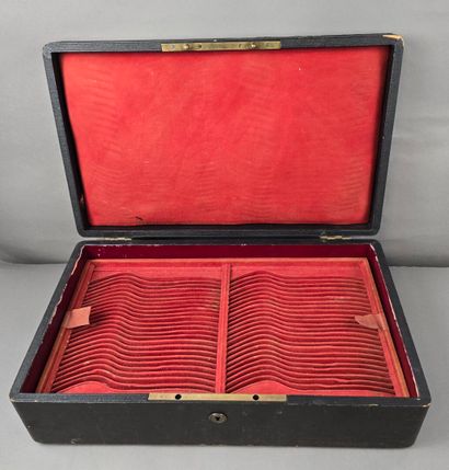 Grand coffret de ménagère en bois, au couvercle...