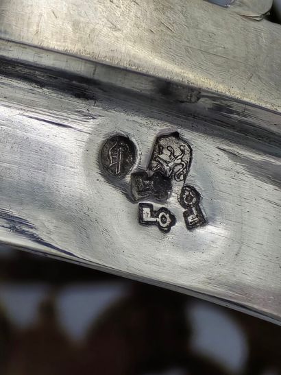 PAYS-BAS
Sucrier couvert en argent formant...