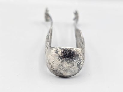 BOULENGER
Pince à sucre en argent à décor...
